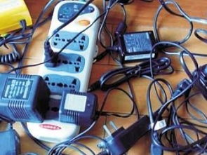 轉(zhuǎn)讓閑置筆記本外接光驅(qū)及其他電子產(chǎn)品